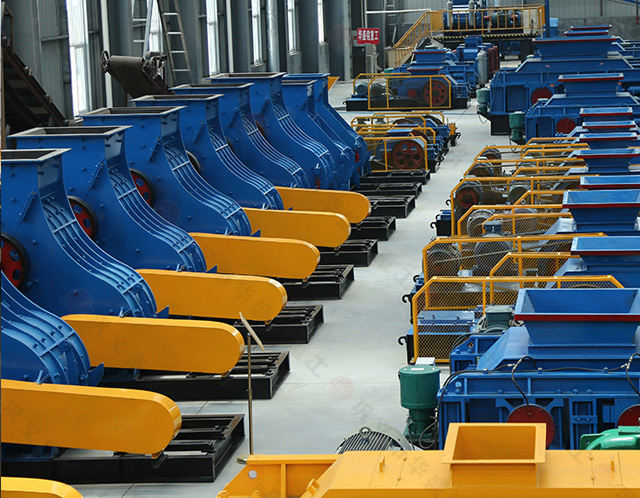 解決濕料煤泥堵機(jī)低效難題？雙級(jí)無(wú)篩底粉碎機(jī)能勝任嗎？